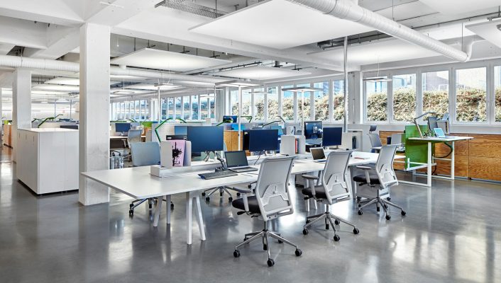 Doanh nghiệp nên mua hay nên thuê văn phòng làm việc?